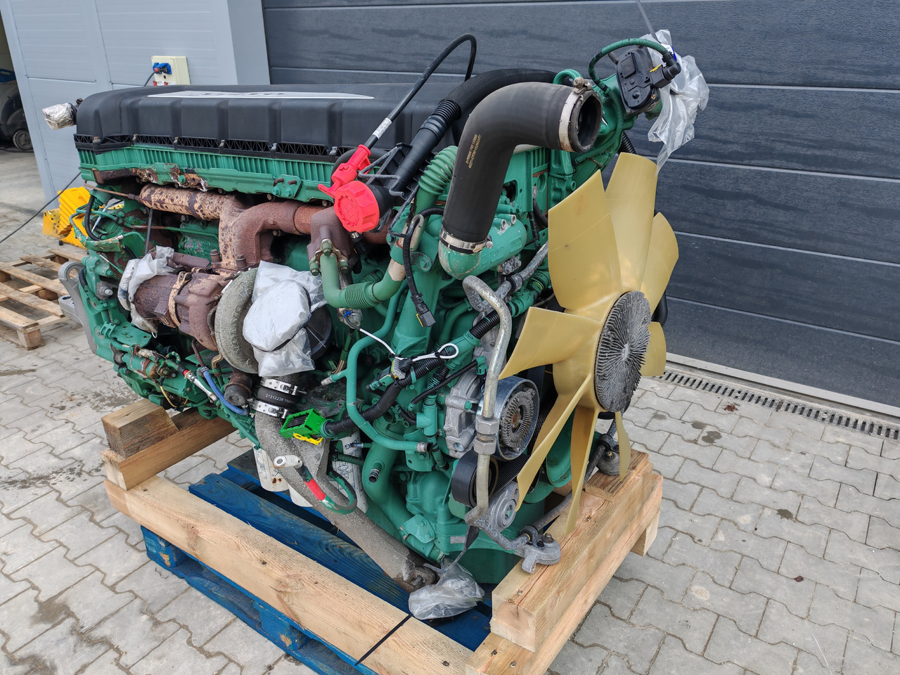 VOLVO FH4 EURO 6 / D13K460 EUVI / COMPLETE ENGINE - Motor: foto 4 VOLVO FH4 EURO 6 / D13K460 EUVI / COMPLETE ENGINE - Motor: foto 4