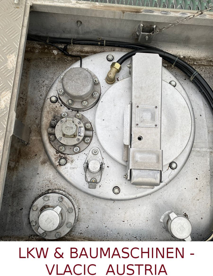 Semirremolque cisterna Schwarzmüller Tank für Öl transport: foto 17