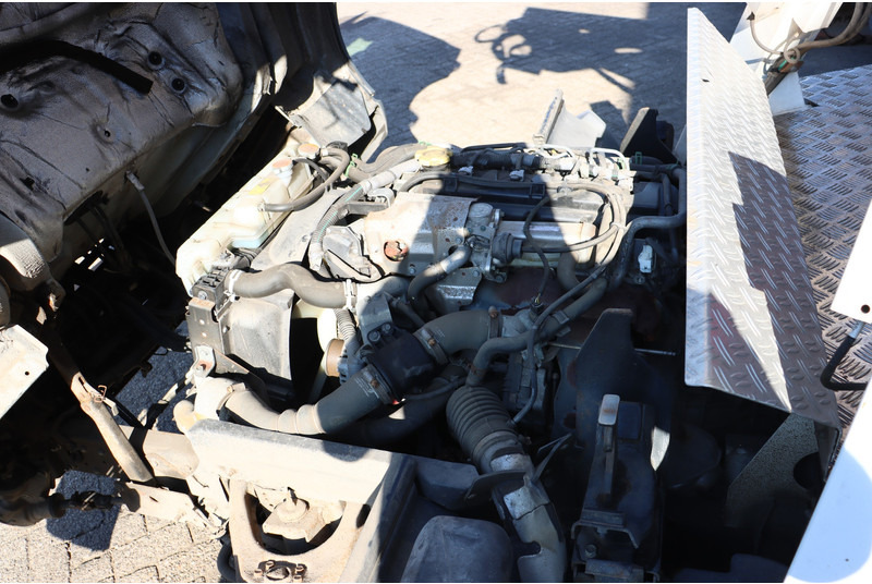 CMC TB20 - Camión con plataforma elevadora: foto 2 CMC TB20 - Camión con plataforma elevadora: foto 2