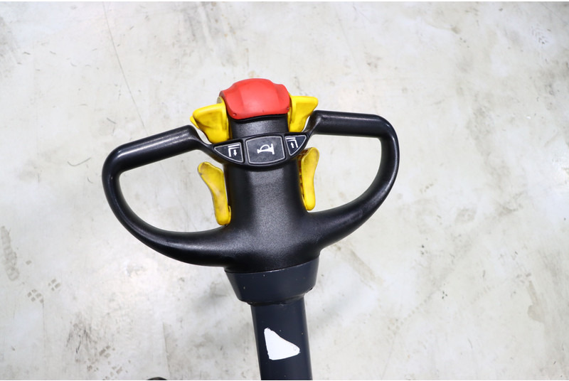 Komatsu CNI 14 - Apilador: foto 2 Komatsu CNI 14 - Apilador: foto 2