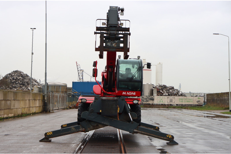 MAGNI RTH5.25S - Manipulador telescópico: foto 3 MAGNI RTH5.25S - Manipulador telescópico: foto 3