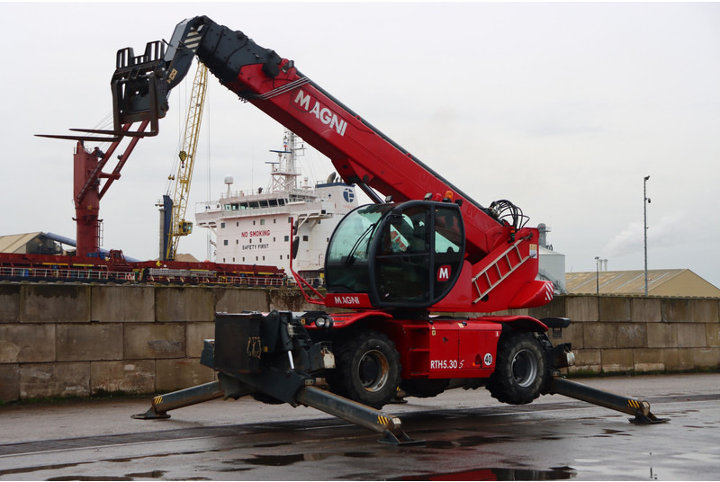 MAGNI RTH5.30S - Manipulador telescópico: foto 4 MAGNI RTH5.30S - Manipulador telescópico: foto 4