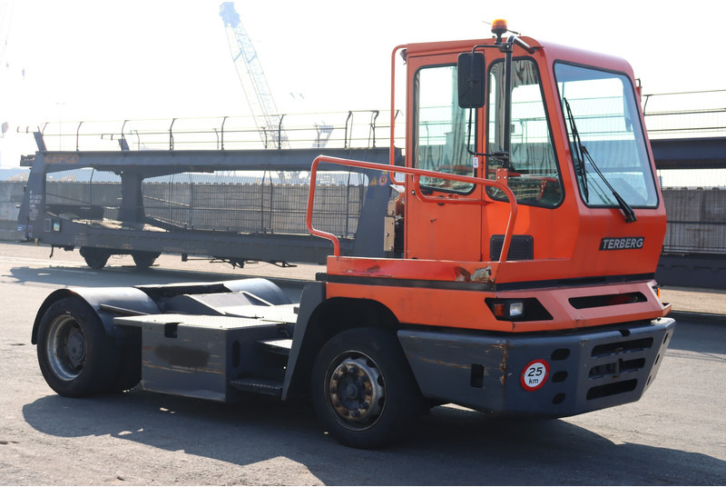 Terberg YT182 - Tractor industrial: foto 1 Terberg YT182 - Tractor industrial: foto 1