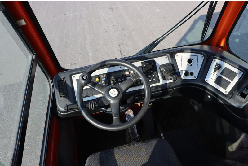 Terberg YT182 - Tractor industrial: foto 2 Terberg YT182 - Tractor industrial: foto 2