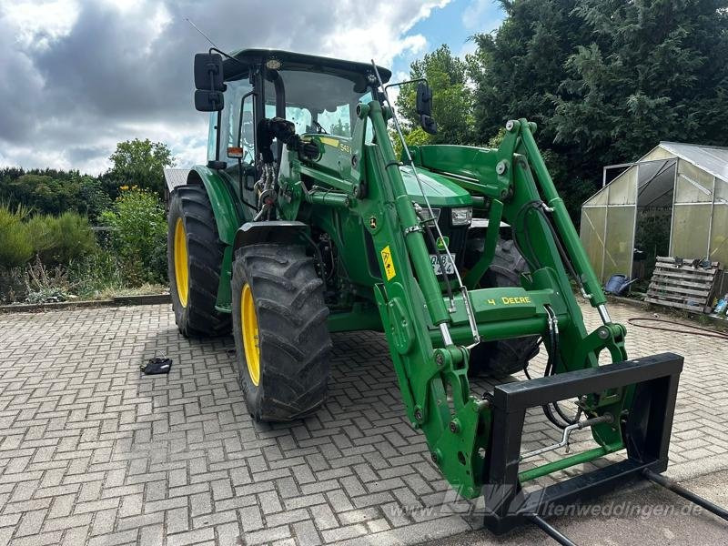 John Deere 5090M - Tractor: foto 3 John Deere 5090M - Tractor: foto 3