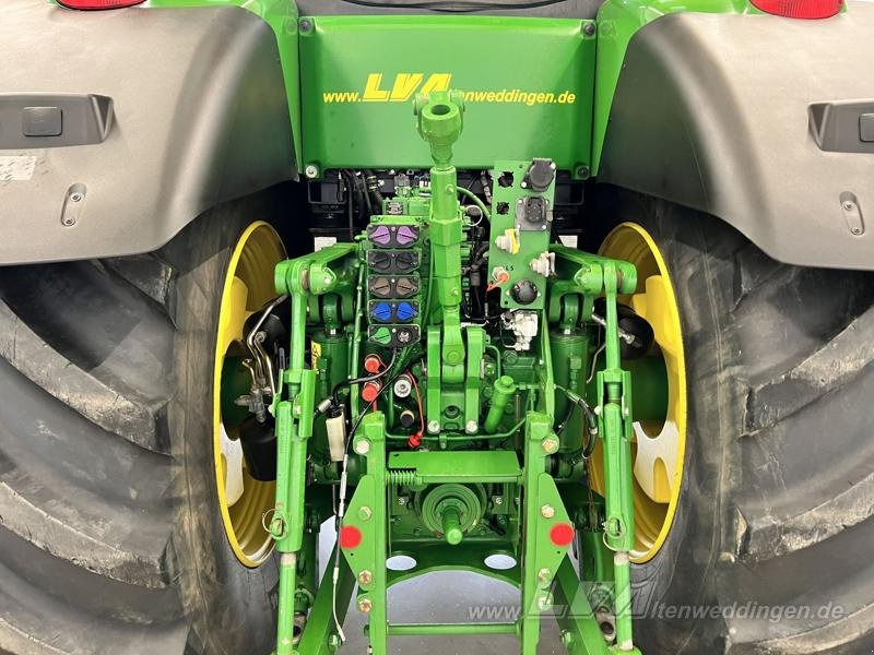 John Deere 8400R e23 PowerShift ULTIMATE - Tractor: foto 4 John Deere 8400R e23 PowerShift ULTIMATE - Tractor: foto 4