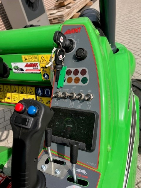 Cargadora articulada nuevo AVANT 635i TDL+: foto 8