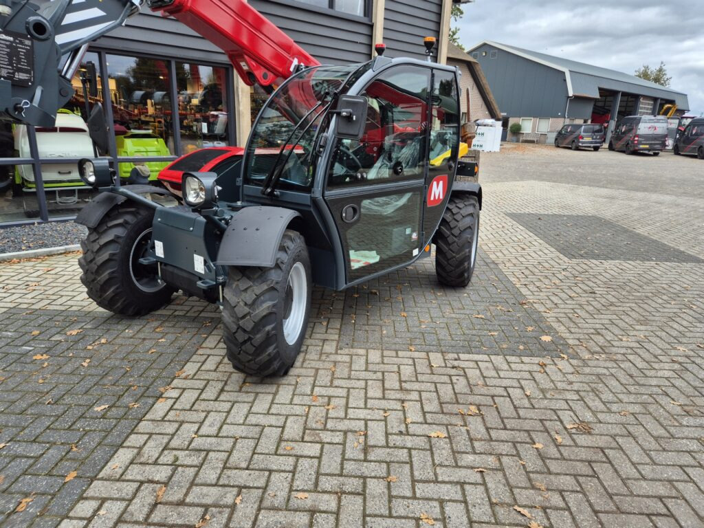 Manipulador telescópico nuevo MAGNI TH 3.6: foto 12