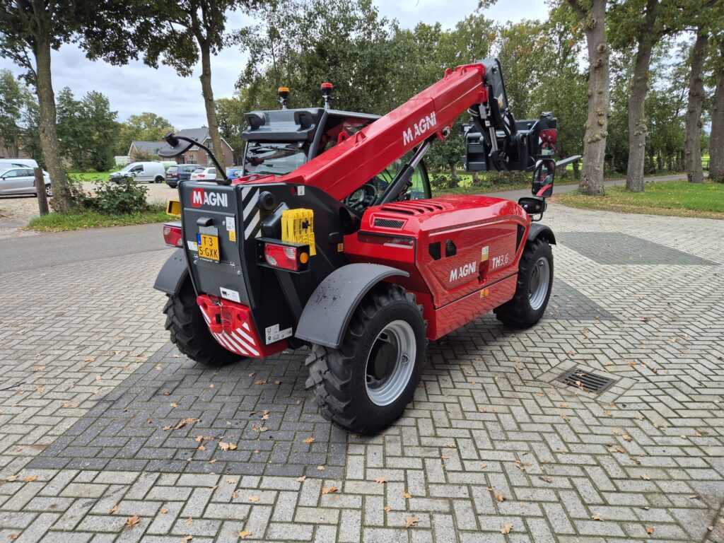 Manipulador telescópico nuevo MAGNI TH 3.6: foto 6