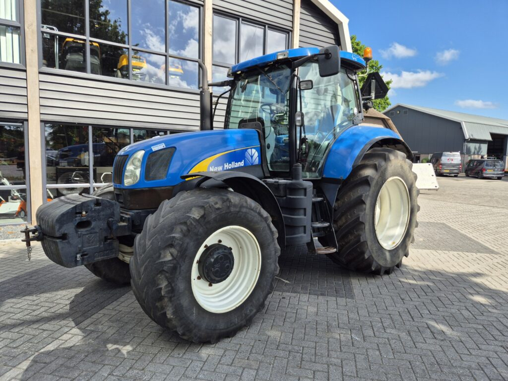 NEW HOLLAND T6080 - Tractor: foto 2 NEW HOLLAND T6080 - Tractor: foto 2