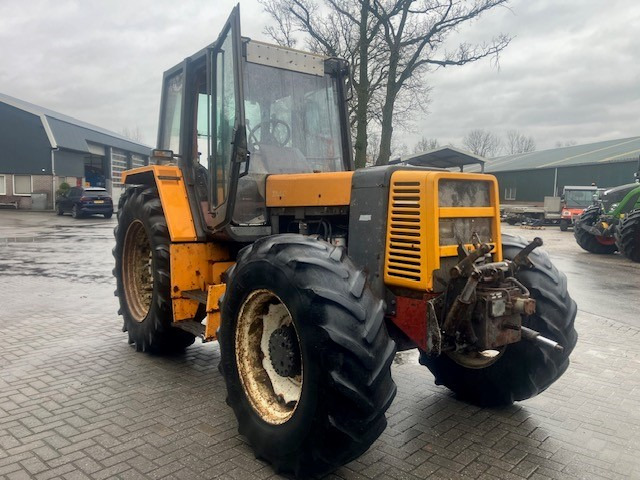 Tractor RENAULT 145.14: foto 9