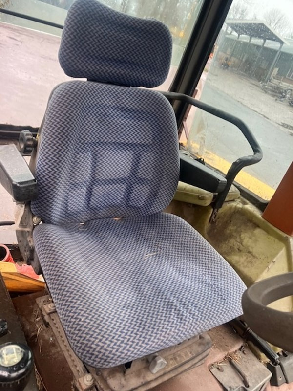 Tractor RENAULT 145.14: foto 13