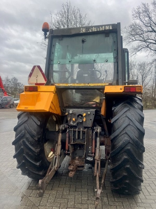 Tractor RENAULT 145.14: foto 7