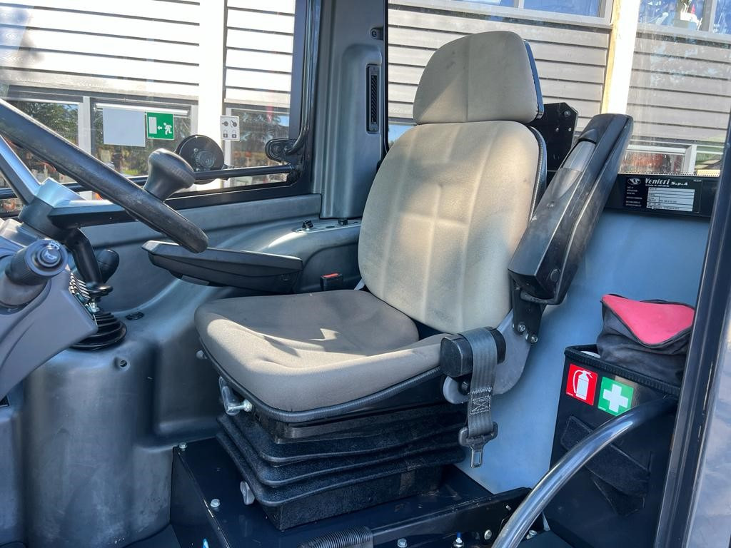 Used YANMAR 1201 loader - Cargadora de ruedas: foto 4 Used YANMAR 1201 loader - Cargadora de ruedas: foto 4