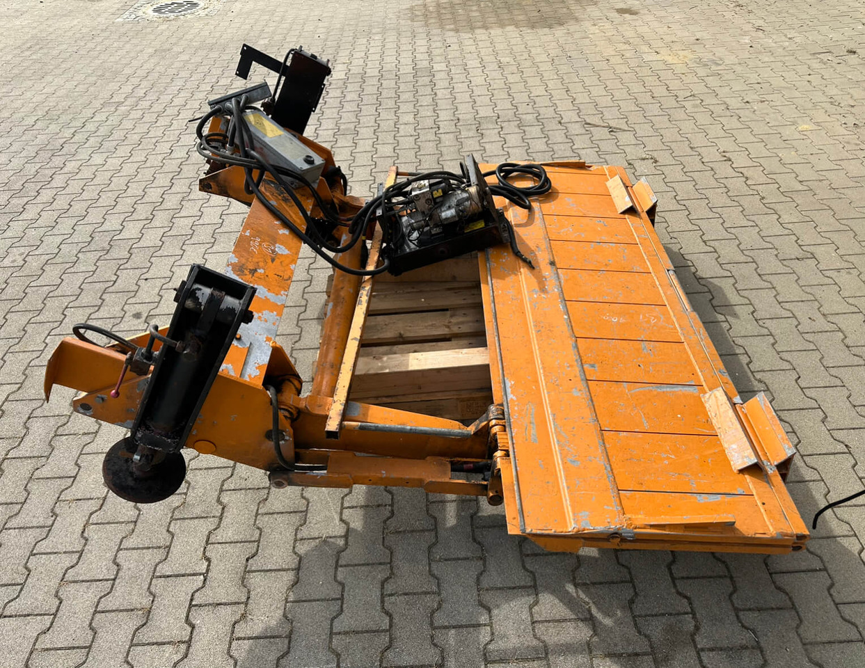 Unimog Heckladebordwand Unbekannt 427 - Trampilla elevadora: foto 4 Unimog Heckladebordwand Unbekannt 427 - Trampilla elevadora: foto 4
