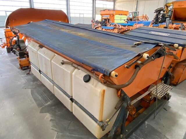 Unimog Salzstreuer Schmidt SAB40-36FR1750 - Esparcidor de sal: foto 4 Unimog Salzstreuer Schmidt SAB40-36FR1750 - Esparcidor de sal: foto 4