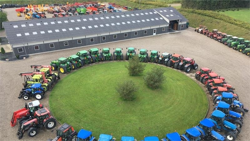 Fendt 828 Profi model. Meget flot traktor med nye fordæ - Tractor: foto 3 Fendt 828 Profi model. Meget flot traktor med nye fordæ - Tractor: foto 3