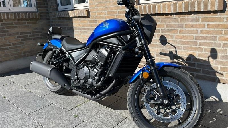 Honda 1100 Rebel, Ny Motorcykel til små penge, og vi byt - Coche: foto 4 Honda 1100 Rebel, Ny Motorcykel til små penge, og vi byt - Coche: foto 4