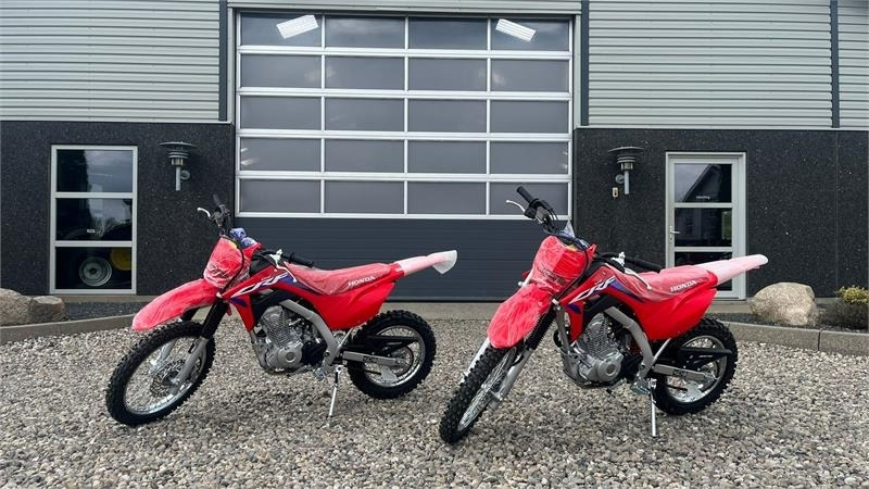 Honda CRF 125 F DEMO. Rigtig crosser med gear og kobling - Cuadrimoto: foto 1 Honda CRF 125 F DEMO. Rigtig crosser med gear og kobling - Cuadrimoto: foto 1