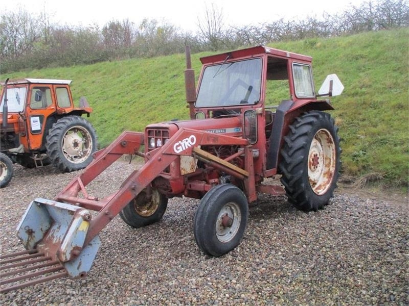 IH 574 Med Gyro frontlæsser med Greb - Tractor: foto 1 IH 574 Med Gyro frontlæsser med Greb - Tractor: foto 1