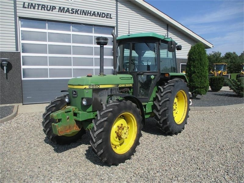 John Deere 2850 TURBO Med nye bagdæk - Tractor: foto 2 John Deere 2850 TURBO Med nye bagdæk - Tractor: foto 2