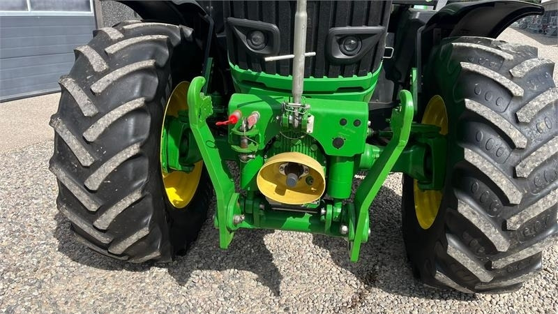 John Deere 6175R Med frontlift og frontPTO samt luft anlæg - Tractor: foto 4 John Deere 6175R Med frontlift og frontPTO samt luft anlæg - Tractor: foto 4