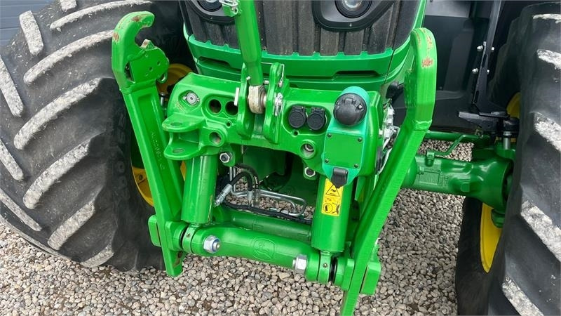 John Deere 6195R Premium Edition med frontlift - Tractor: foto 4 John Deere 6195R Premium Edition med frontlift - Tractor: foto 4