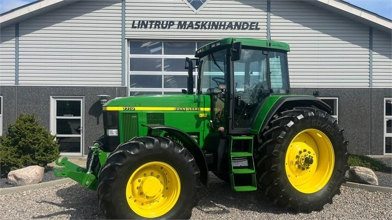 John Deere 7710 8.1L motor, store hjul og frontlift. En ejere - Tractor: foto 1 John Deere 7710 8.1L motor, store hjul og frontlift. En ejere - Tractor: foto 1
