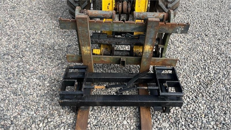 Kramer 750T Allrad med pallegafler og adabter. Med telesk - Cargadora articulada: foto 4 Kramer 750T Allrad med pallegafler og adabter. Med telesk - Cargadora articulada: foto 4