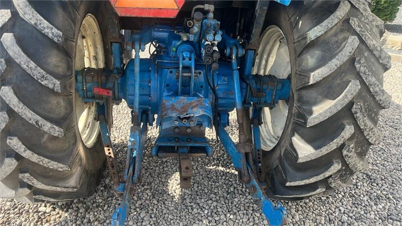 New Holland 5640 SL Dualpower - Tractor: foto 4 New Holland 5640 SL Dualpower - Tractor: foto 4