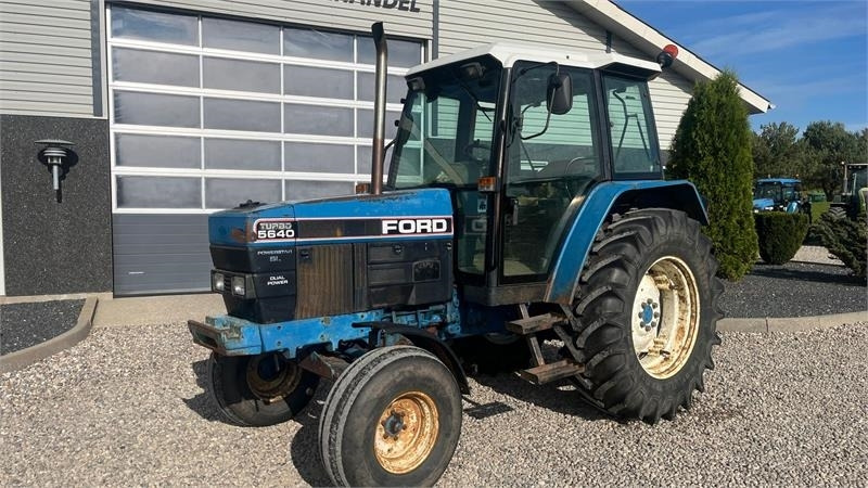 New Holland 5640 SL Dualpower - Tractor: foto 2 New Holland 5640 SL Dualpower - Tractor: foto 2
