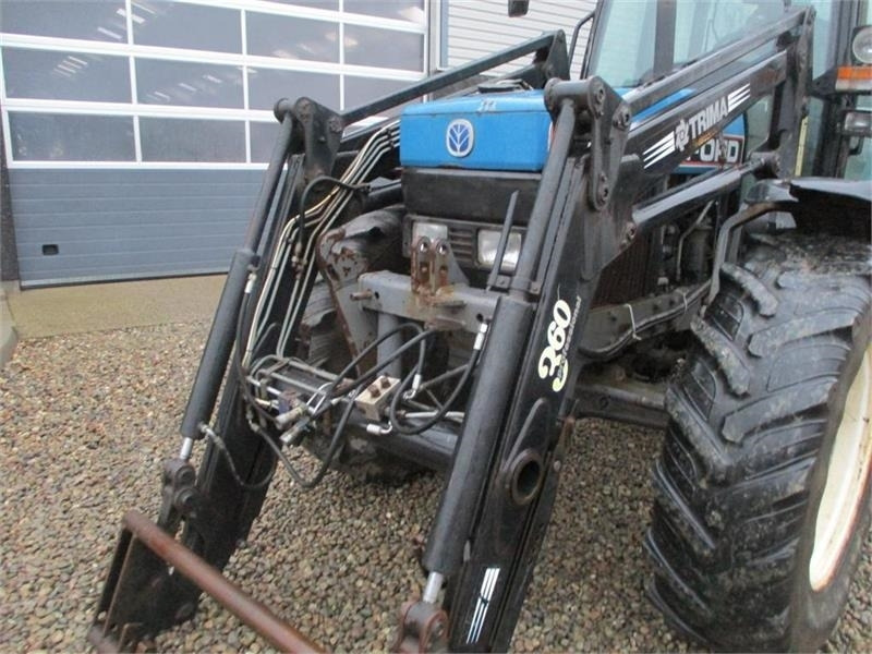 New Holland 7740 SLE Turbo Med frontlæsser og frontlift. - Tractor: foto 4 New Holland 7740 SLE Turbo Med frontlæsser og frontlift. - Tractor: foto 4