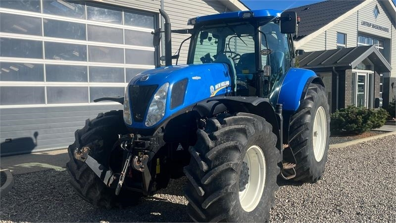 New Holland T7.270 AutoCommand med frontlift - Tractor: foto 5 New Holland T7.270 AutoCommand med frontlift - Tractor: foto 5