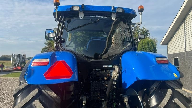 Tractor New Holland T7.270 AutoCommand med frontlift: foto 6 Tractor New Holland T7.270 AutoCommand med frontlift: foto 6