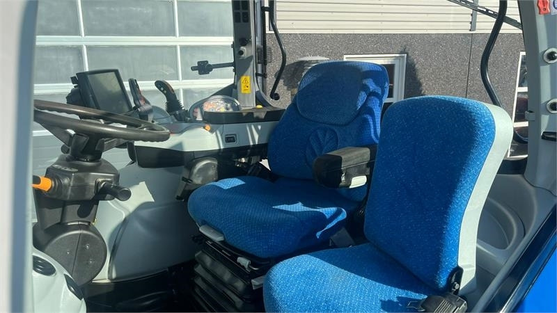 Tractor New Holland T7.270 AutoCommand med frontlift: foto 7 Tractor New Holland T7.270 AutoCommand med frontlift: foto 7