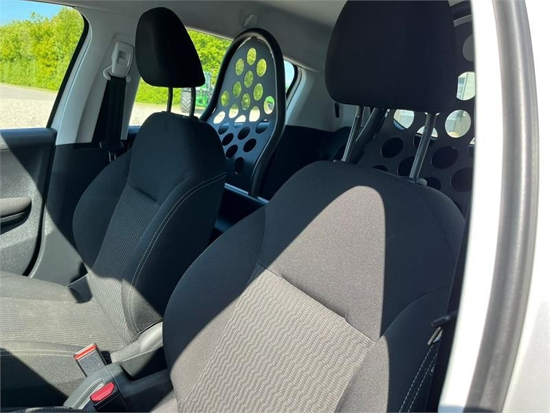 Peugeot 208 1,6 BlueHDi 100 Active Van 5d. NYSYNET og KUN - Coche: foto 2 Peugeot 208 1,6 BlueHDi 100 Active Van 5d. NYSYNET og KUN - Coche: foto 2