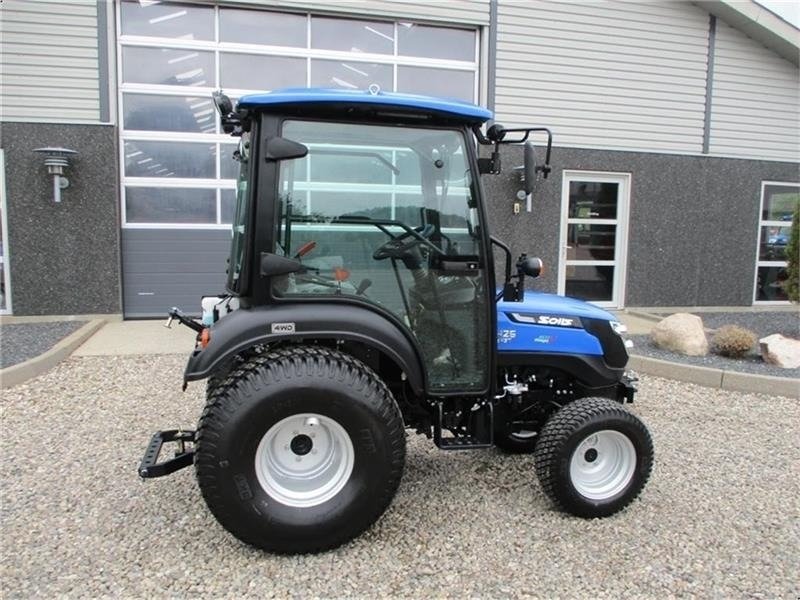 Tractor Solis 26 HST med kabine og turf hjul: foto 9 Tractor Solis 26 HST med kabine og turf hjul: foto 9