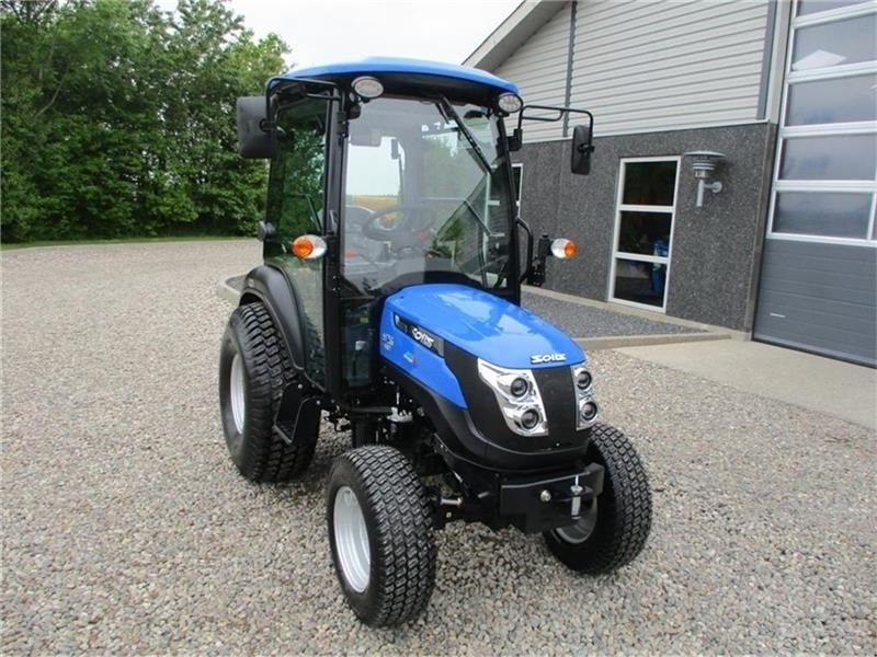 Tractor Solis 26 HST med kabine og turf hjul: foto 13 Tractor Solis 26 HST med kabine og turf hjul: foto 13