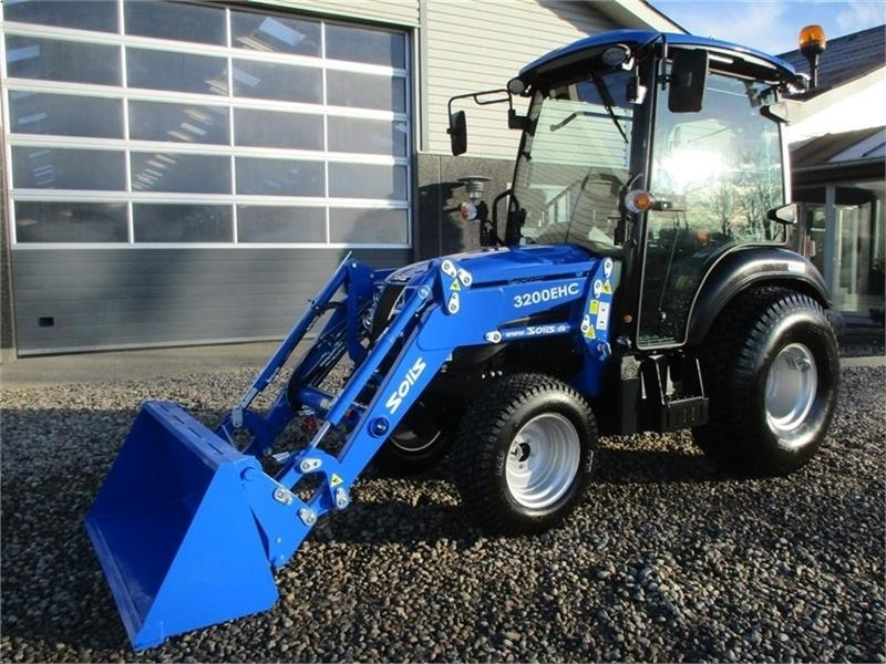Solis H26 HST Med kabine, turf hjul og frontlæsser. - Tractor municipal: foto 4 Solis H26 HST Med kabine, turf hjul og frontlæsser. - Tractor municipal: foto 4