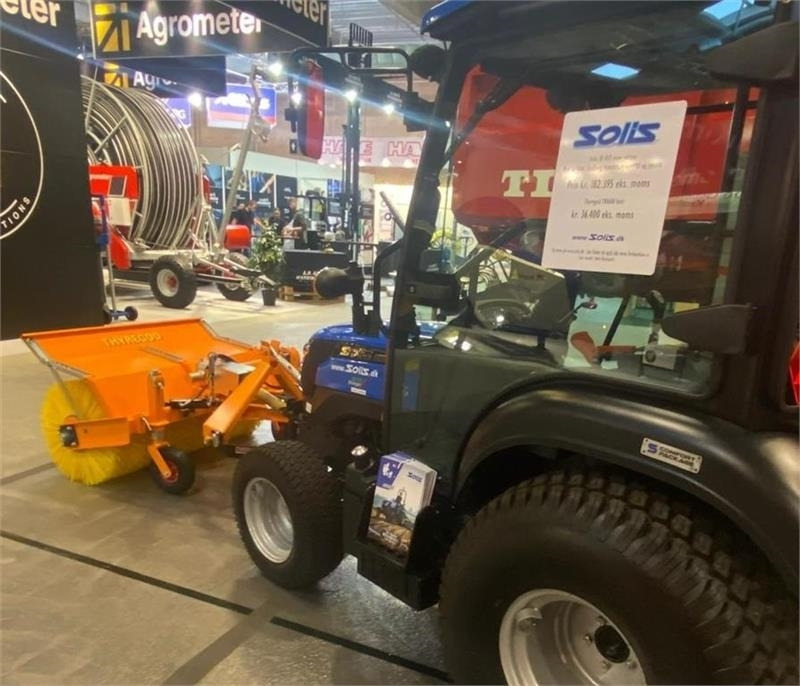 Solis H26 HST SnowEdition med Thyregod TK 1600 kost på - Tractor: foto 3 Solis H26 HST SnowEdition med Thyregod TK 1600 kost på - Tractor: foto 3