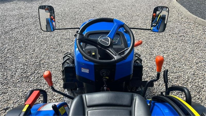 Solis S26 6+2 Gearmaskine med Servostyring og brede trak - Tractor municipal: foto 5 Solis S26 6+2 Gearmaskine med Servostyring og brede trak - Tractor municipal: foto 5