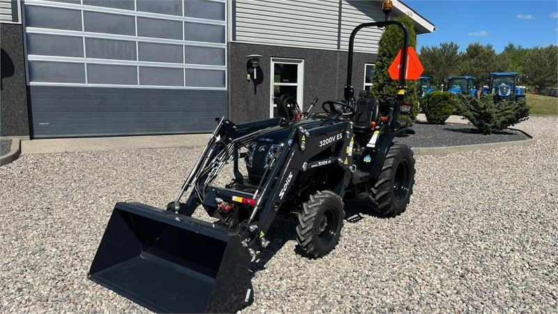 Solis S26 6+2 gearmaskine Limited Edition i sort med bre - Tractor municipal: foto 2 Solis S26 6+2 gearmaskine Limited Edition i sort med bre - Tractor municipal: foto 2