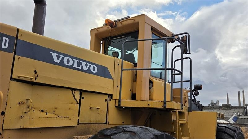 Volvo 330D med skovl  - Cargadora de ruedas: foto 3 Volvo 330D med skovl  - Cargadora de ruedas: foto 3