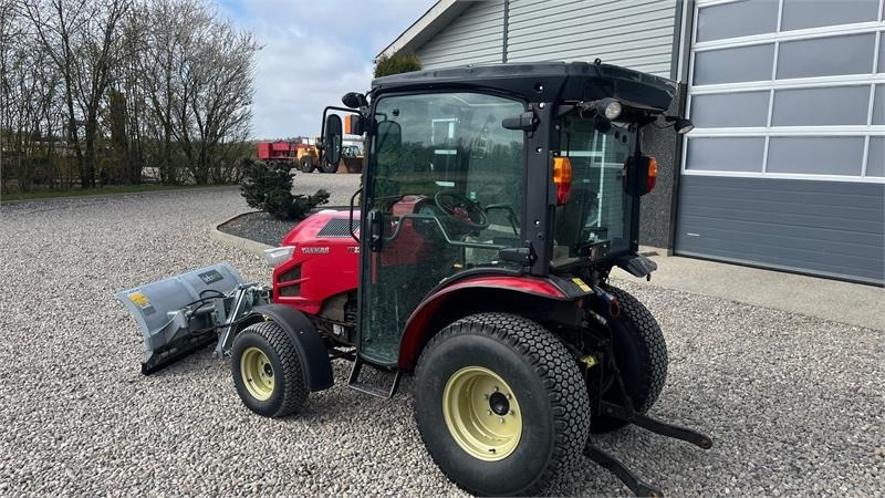Yanmar YT 235H 4WD Snow Edition med sneplov og spreder - Tractor: foto 3 Yanmar YT 235H 4WD Snow Edition med sneplov og spreder - Tractor: foto 3