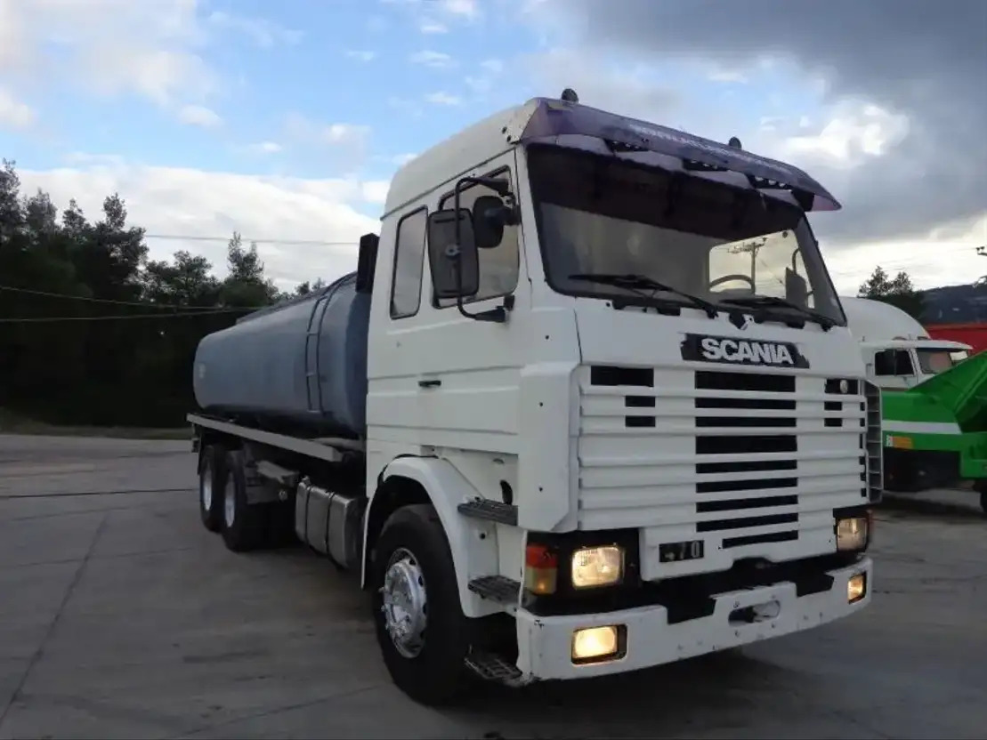 Scania R143-470 V8 Scania R143HL .470 6X2 Diesel/OIL Tank - Camión cisterna: foto 1 Scania R143-470 V8 Scania R143HL .470 6X2 Diesel/OIL Tank - Camión cisterna: foto 1