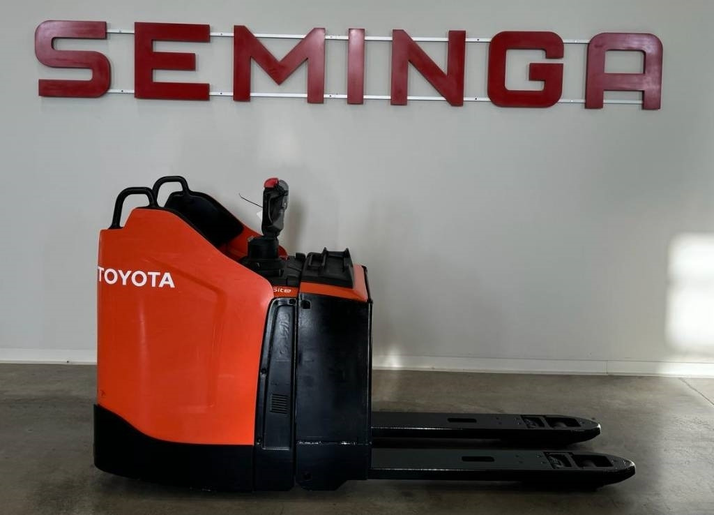 Toyota 10545 LPE200 - Transpaleta: foto 2 Toyota 10545 LPE200 - Transpaleta: foto 2