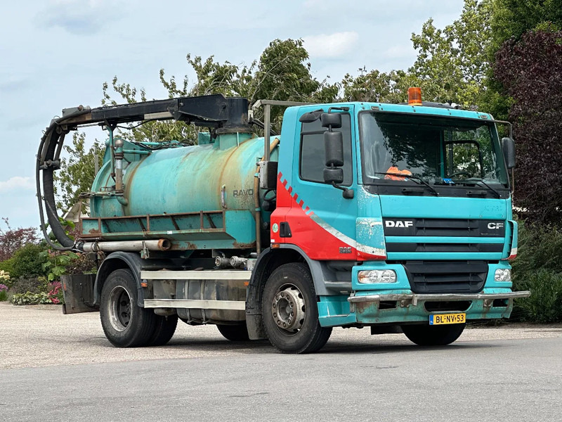 DAF CF 75.250 WITH RAVO KZ7082/150 VACUUM / CHANNEL CLEANER - Limpieza de alcantarillado: foto 1 DAF CF 75.250 WITH RAVO KZ7082/150 VACUUM / CHANNEL CLEANER - Limpieza de alcantarillado: foto 1