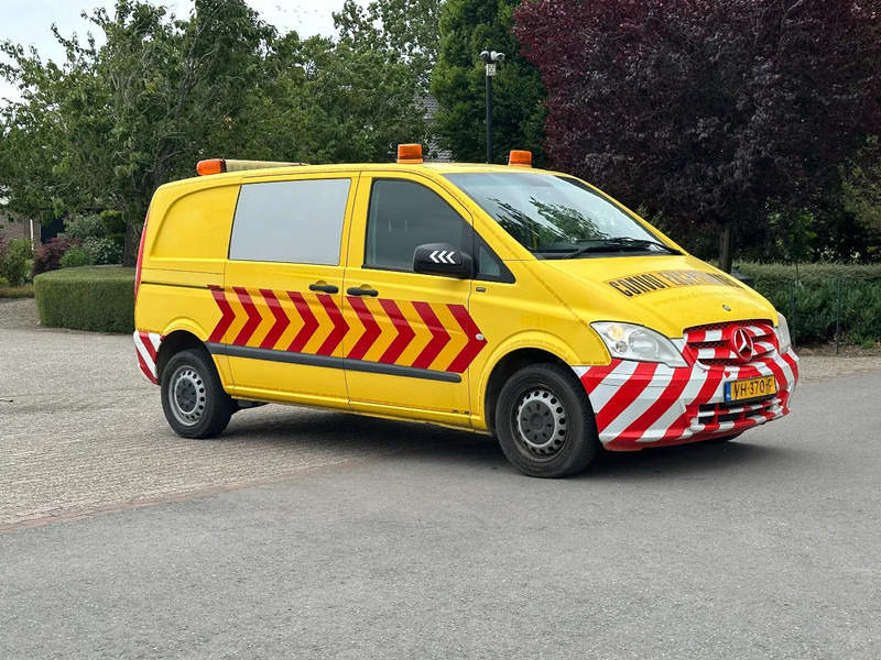 Mercedes-Benz Vito 113 CDI AUTOMAAT!!CONVOI EXCEPTIONNEL!!BEGELEIDINGSWAGEN!! - Furgoneta pequeña: foto 1 Mercedes-Benz Vito 113 CDI AUTOMAAT!!CONVOI EXCEPTIONNEL!!BEGELEIDINGSWAGEN!! - Furgoneta pequeña: foto 1