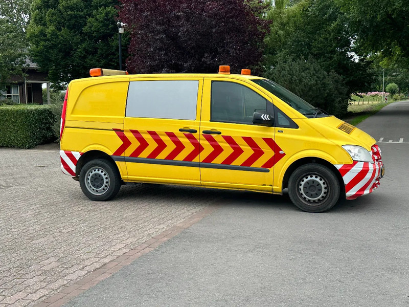 Mercedes-Benz Vito 113 CDI AUTOMAAT!!CONVOI EXCEPTIONNEL!!BEGELEIDINGSWAGEN!! - Furgoneta pequeña: foto 2 Mercedes-Benz Vito 113 CDI AUTOMAAT!!CONVOI EXCEPTIONNEL!!BEGELEIDINGSWAGEN!! - Furgoneta pequeña: foto 2