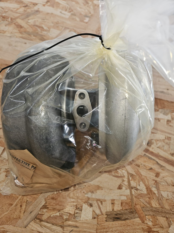 Case 84593946R - 84593946 - Turbocompresor para Maquinaria de construcción: foto 4 Case 84593946R - 84593946 - Turbocompresor para Maquinaria de construcción: foto 4